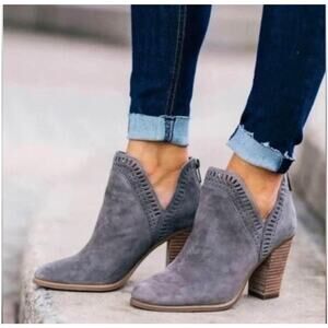 Vince Camuto ‘Fileana’ Grey Suede Split Shaft Ankle Booties Heels Size 4